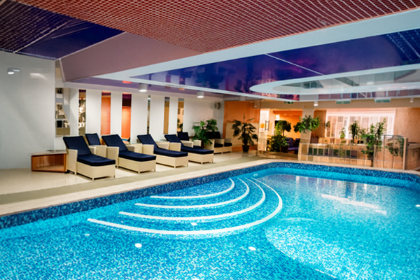 Yacht-Shaped 6-Level Clubhouse (1,80,000 sq.ft)